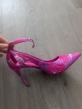Gianni Bini Hot Pink Patterned Pointed Toe Stiletto Heels